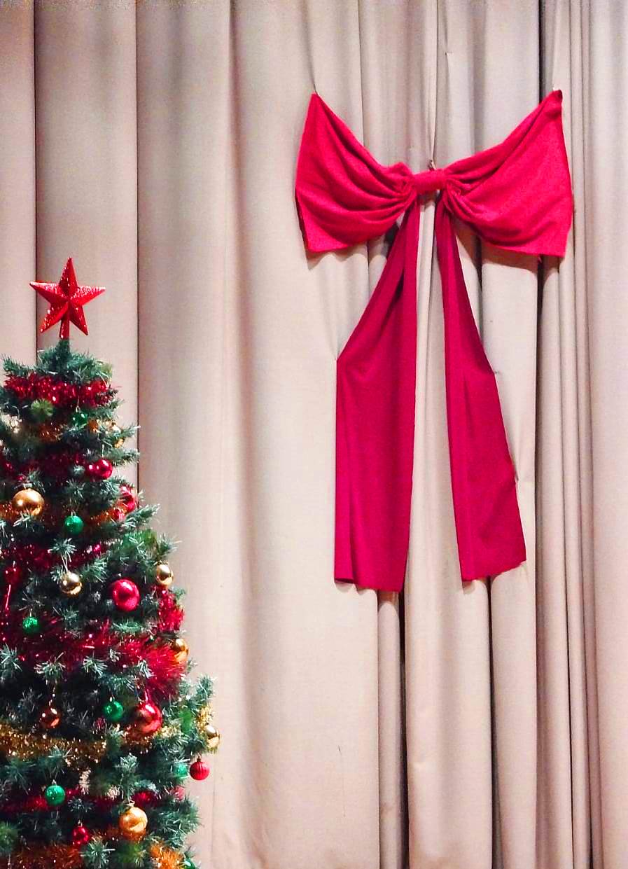 «Новогодний переполох» зарядил студентов и преподавателей праздничным настроением